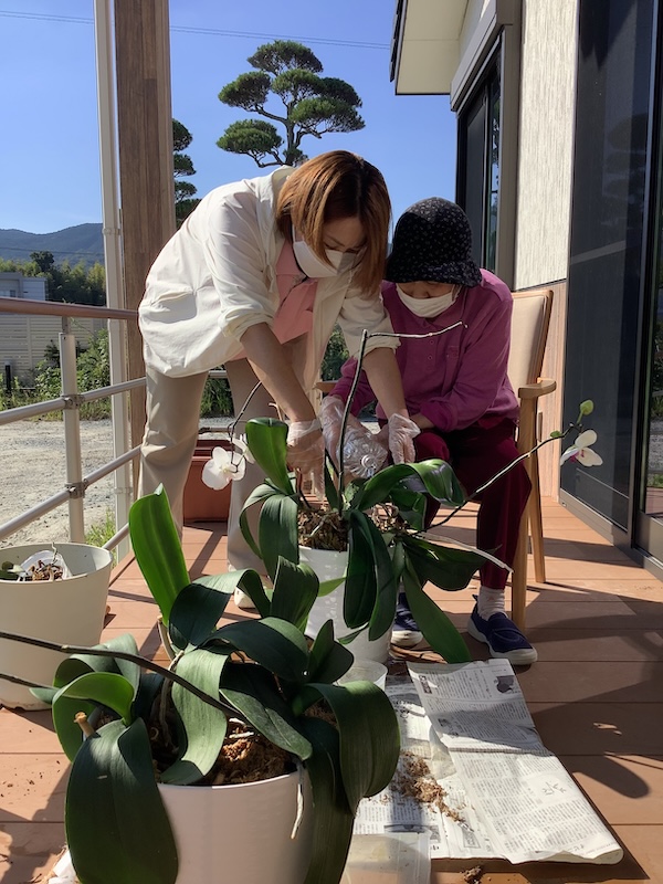 利用者様と園芸